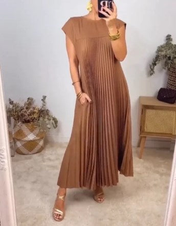 🔥HOT SALE🔥Sleeveless pleated simple solid color dress