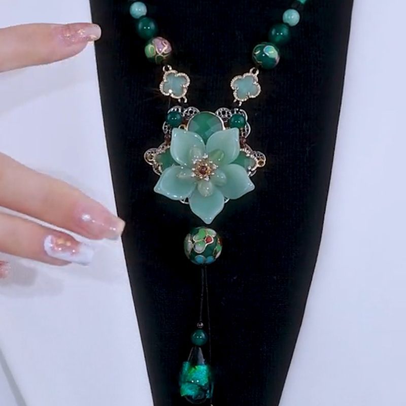 Women's Fashion Green Lotus Necklace